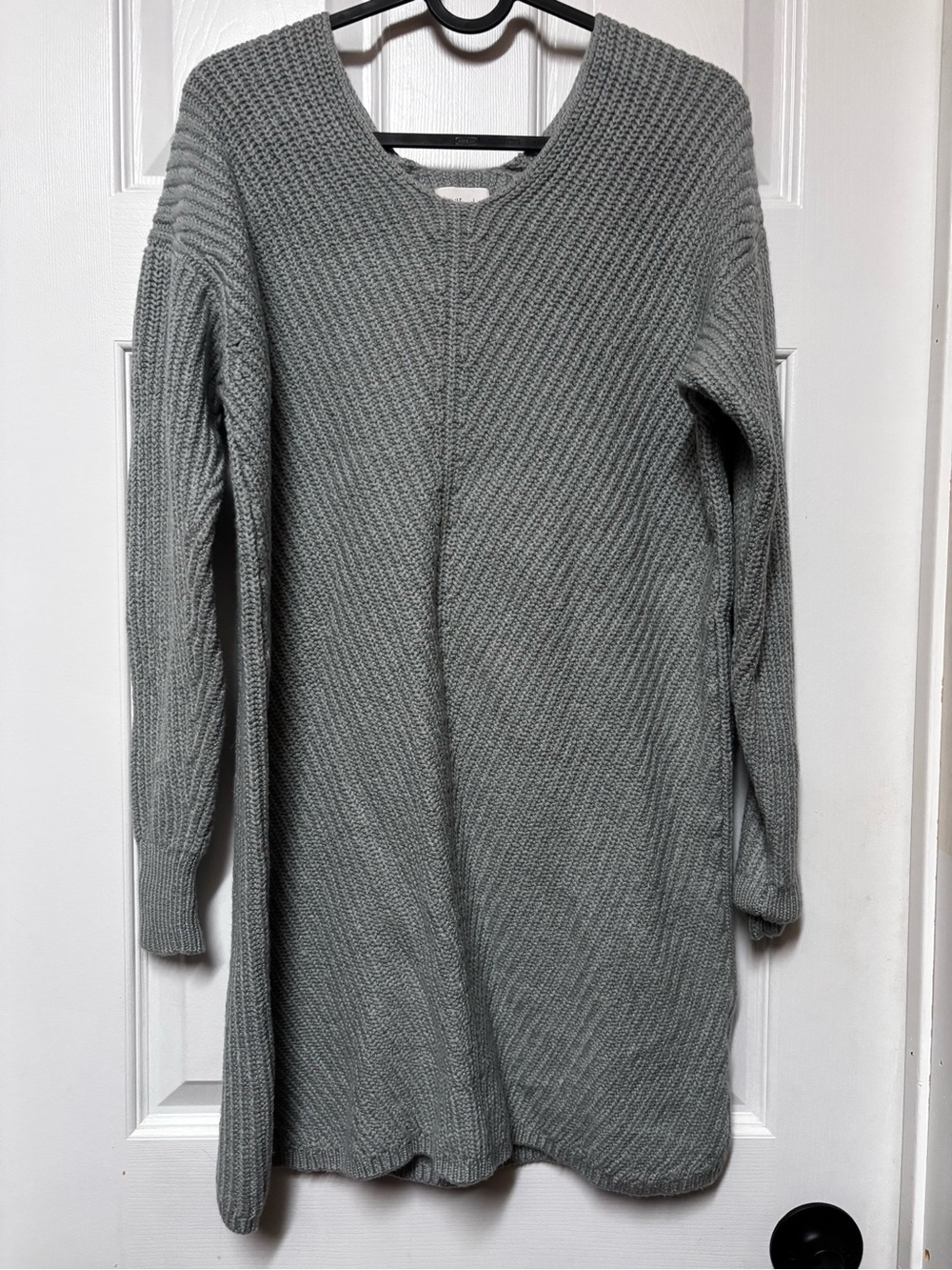 Aritzia-Wilfred Light Gray Ribbed V-Neck Knit Long Sleeve Dress